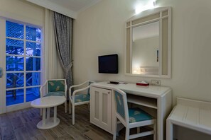Minibar, in-room safe, laptop workspace, soundproofing - Asteria Family Resort Side (Ex. Euphoria Palm Beach) (Manavgat)