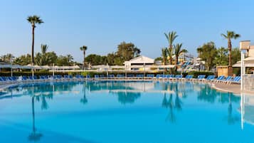 Indoor pool, 4 outdoor pools, free pool cabanas, pool umbrellas