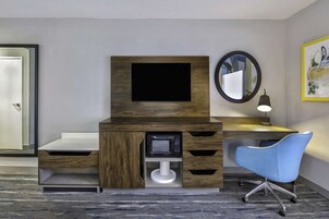 Ropa de cama de alta calidad, escritorio y cortinas blackout 