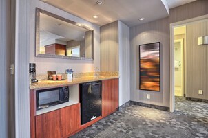 Fridge, microwave, coffee/tea maker