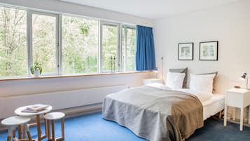 Individually furnished, desk, soundproofing, iron/ironing board