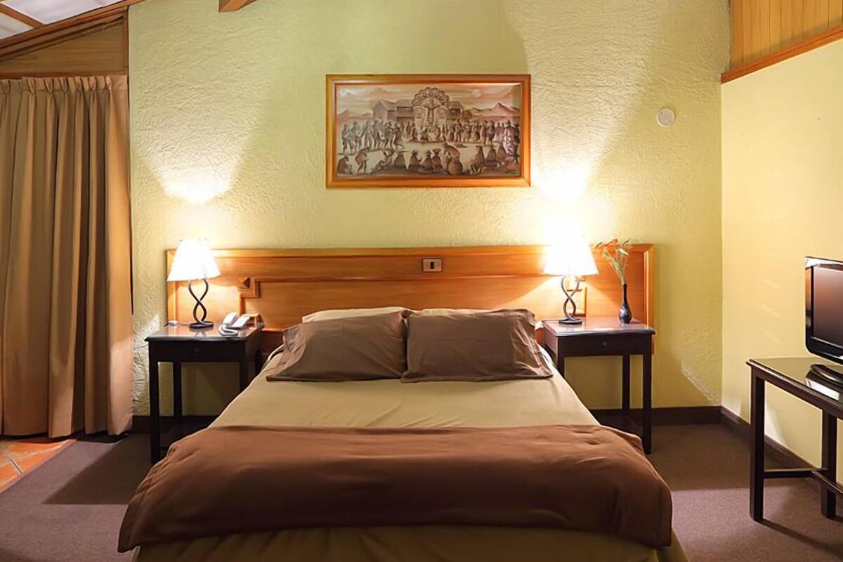 Single Room | In-room safe, WiFi (free), bed sheets