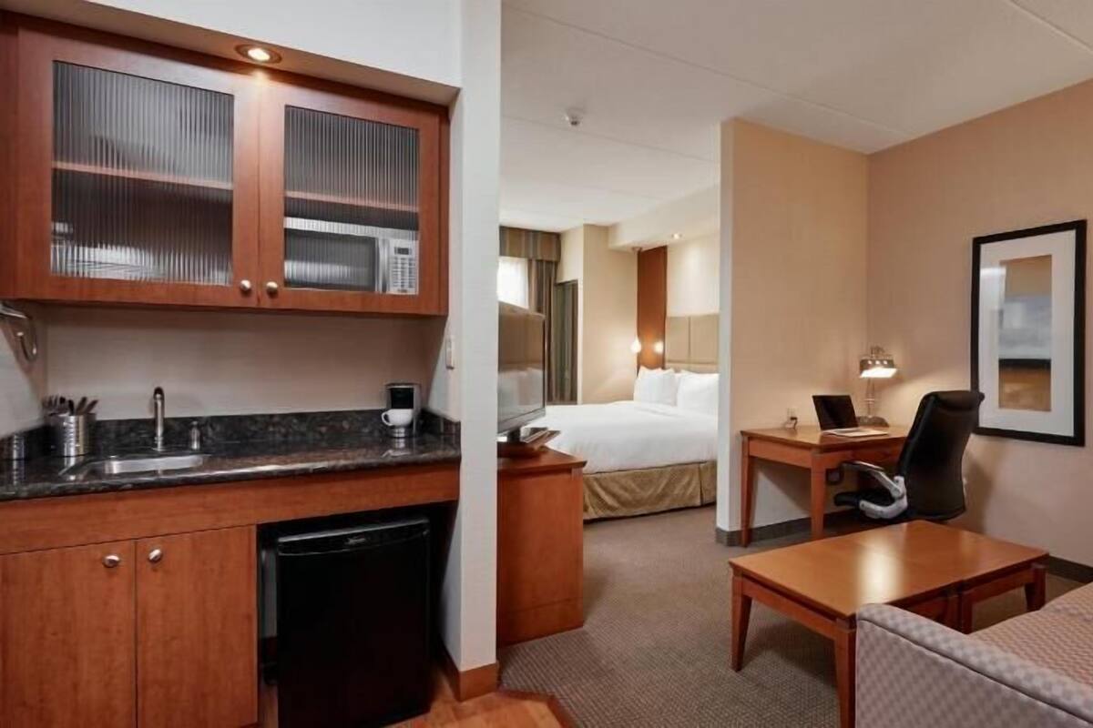 In-room safe, desk, laptop workspace, iron/ironing board