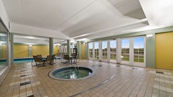 Indendørs pool