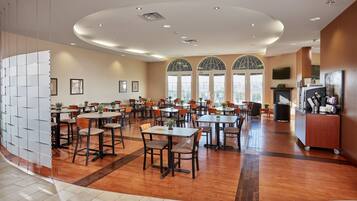 Sudah termasuk sarapan ala kontinental setiap hari