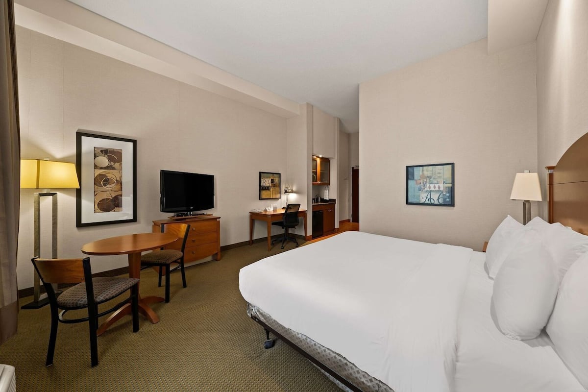 In-room safe, desk, laptop workspace, iron/ironing board
