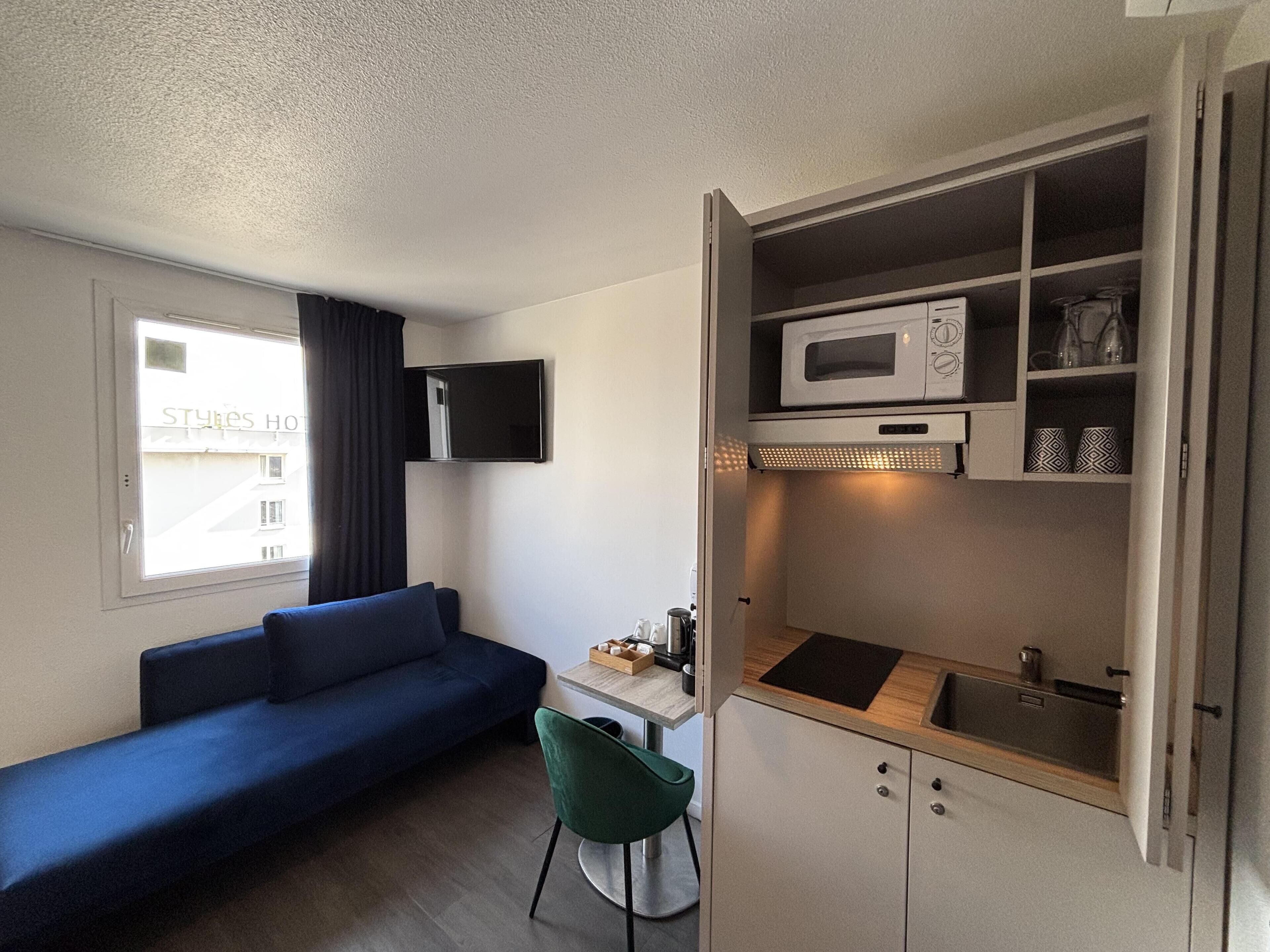 Premium bedding, desk, blackout curtains, soundproofing