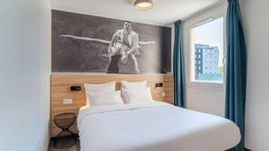 Superior Room, 1 Queen Bed | Premium bedding, desk, blackout drapes, soundproofing - Campanile PRIME - Lyon Meyzieu Eurexpo Arena Stadium (Meyzieu)
