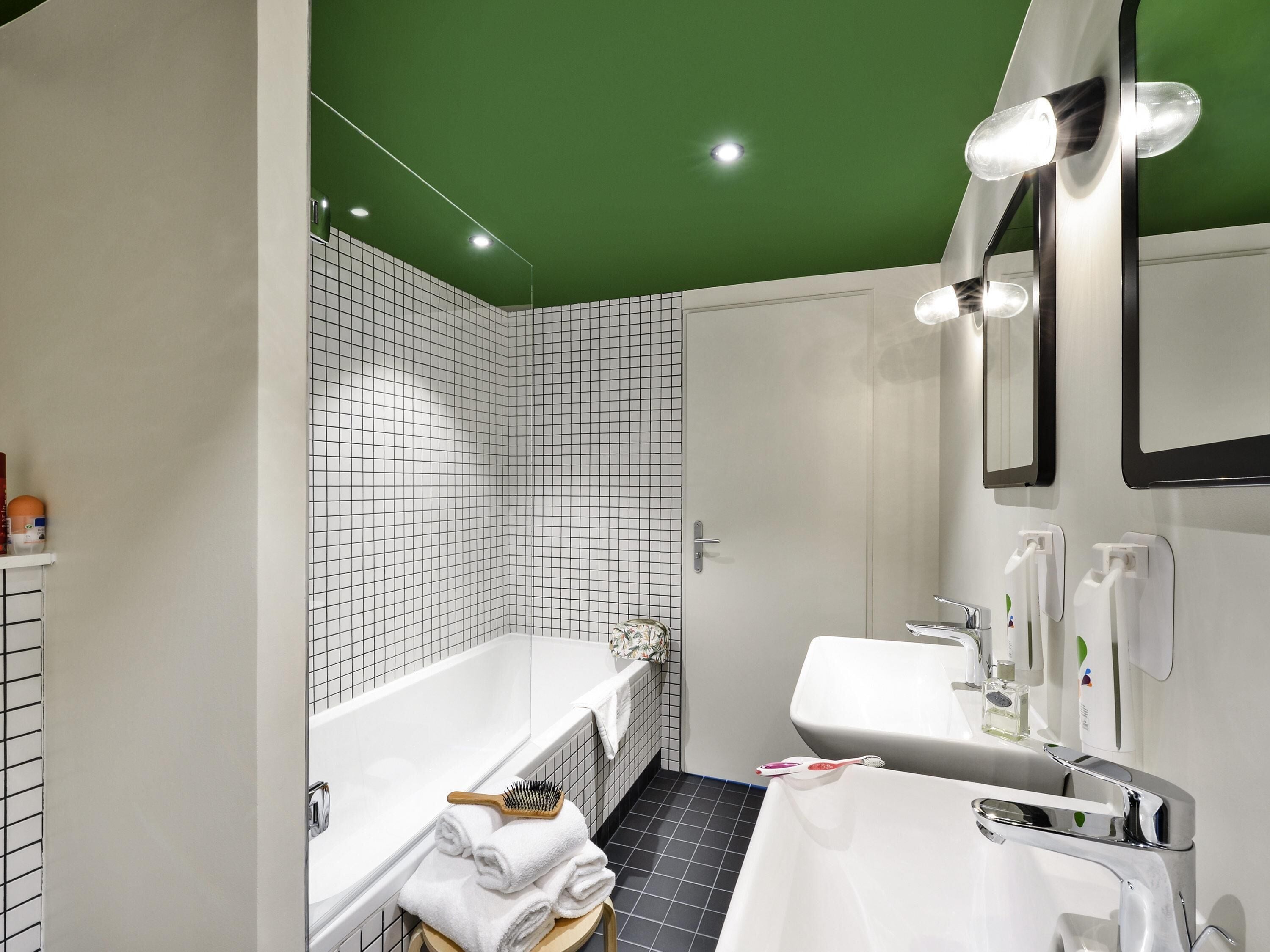 1 bedroom, premium bedding, desk, blackout curtains