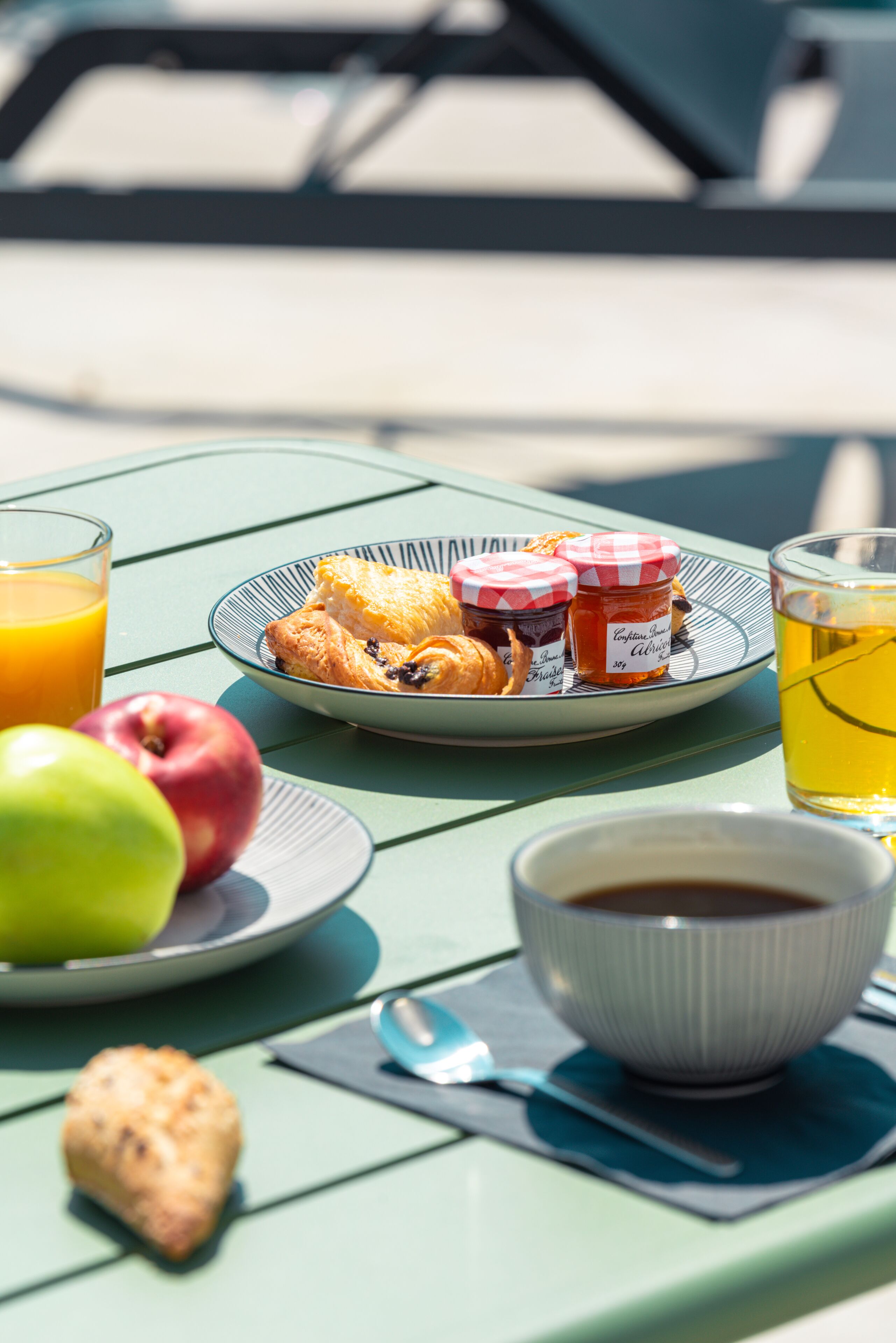 daily buffet breakfast (eur 12 per person)