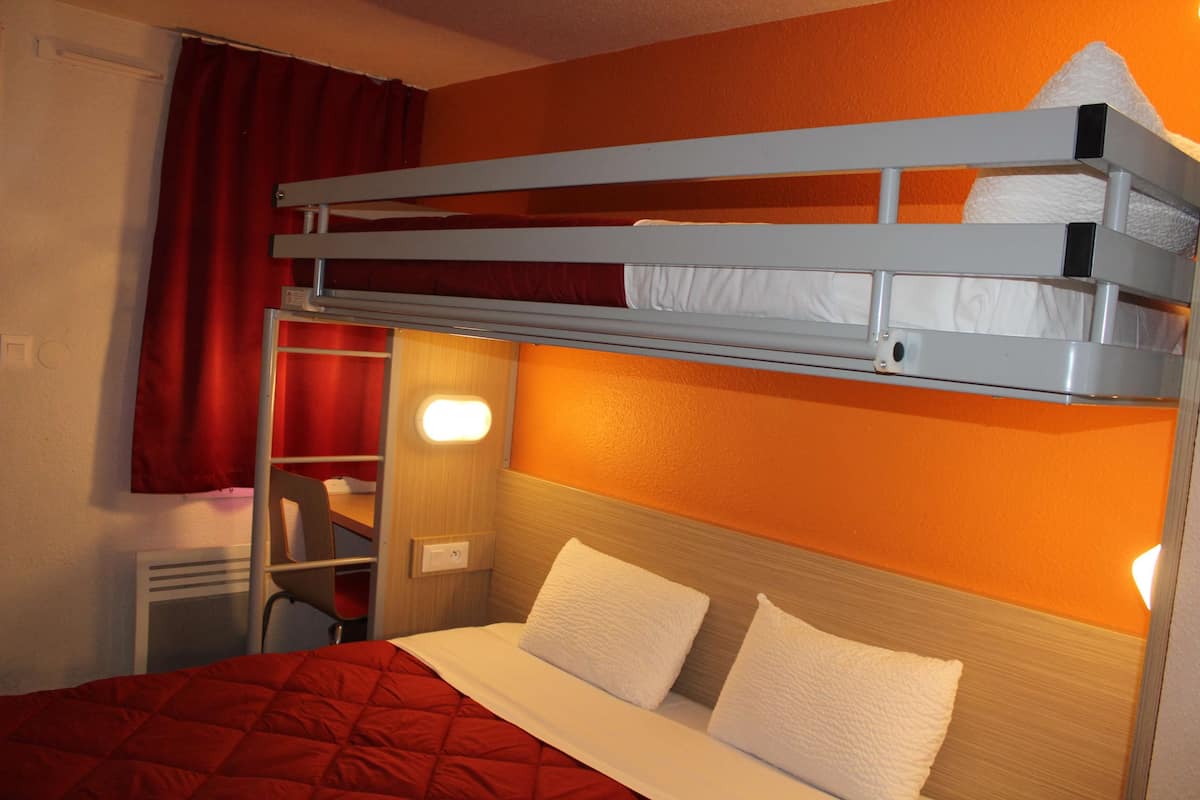 Standard Room, Multiple Beds (1 Double and 1 Single bed) | Premium bedding, desk, travel cot, free WiFi