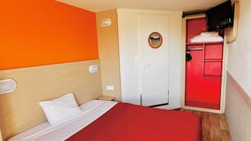 Standard Room, 1 Double Bed | Premium bedding, desk, travel crib, free WiFi