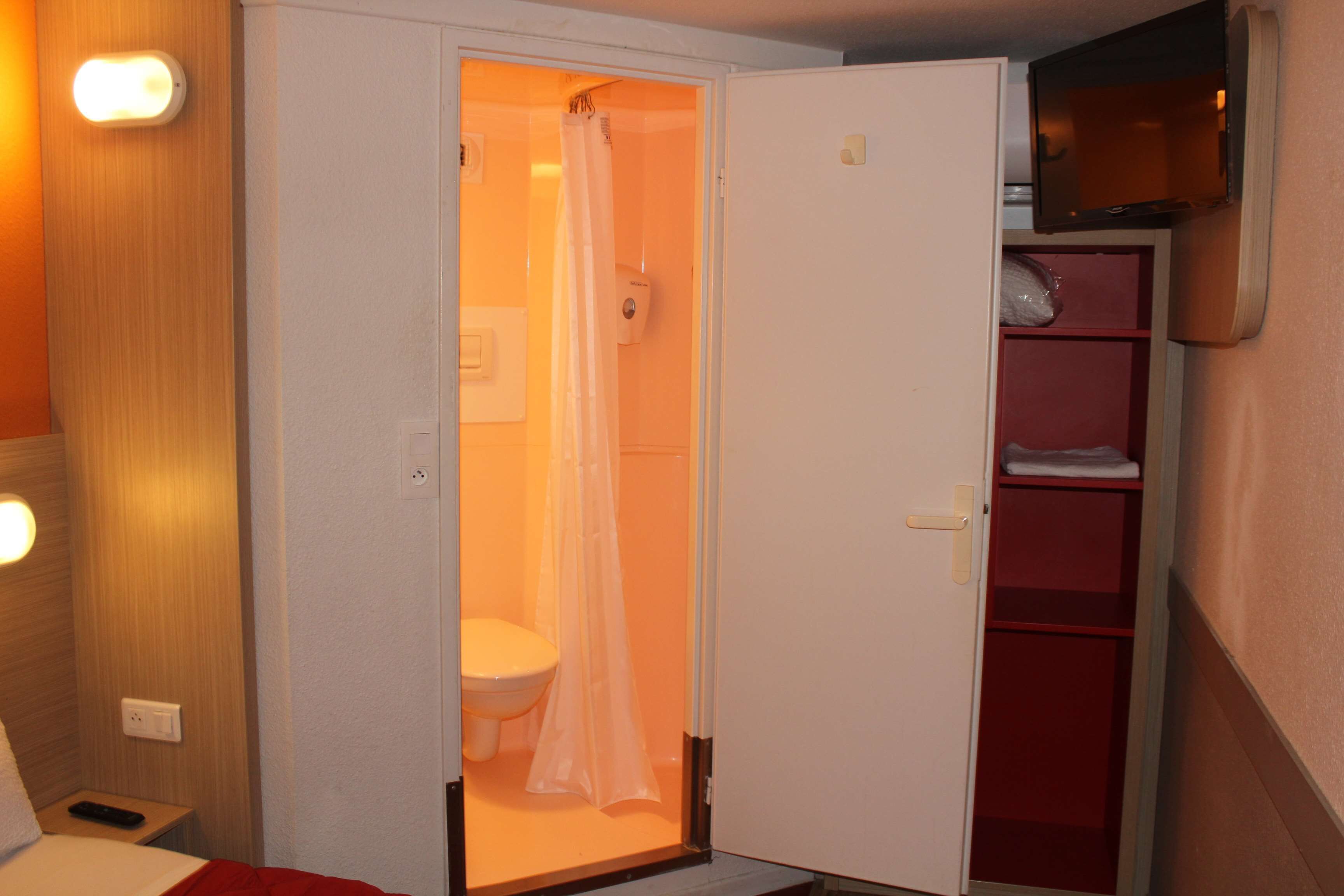 Shower kamar mandi