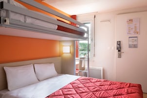 Standard Room, Multiple Beds (1 Double and 1 Single bed)