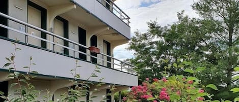 ด้านหน้าที่พัก