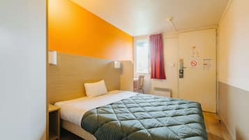 Standard Room, 1 Double Bed | Desk, laptop workspace, blackout curtains, iron/ironing board