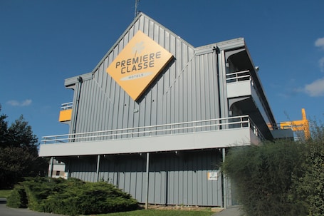 Front of property. Premiere Classe Beauvais