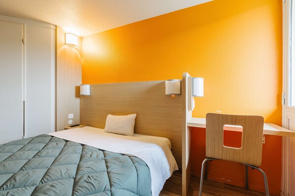 Standard Room, 1 Double Bed | Blackout curtains, iron/ironing board, free WiFi, bed sheets