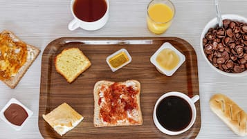 Frukost enligt egen beställning varje dag (EUR 6.20 per person)