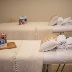 Sauna, hot tub, steam room, Turkish bath/hammam, body treatments