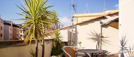 Café da manhã, almoço e jantar; culinária italiana