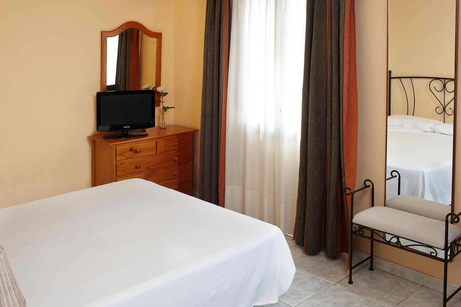 Hypo-allergenic bedding, individually decorated, desk