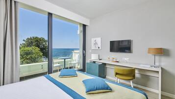 Classic room with balcony, Sea side | 1 bedroom, in-room safe, desk, blackout drapes