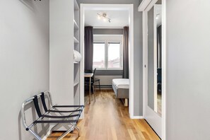Kamar Standar, 1 Tempat Tidur Double | Bantalan ekstra lembut, meja kerja, Wi-Fi gratis, dan seprai linen
