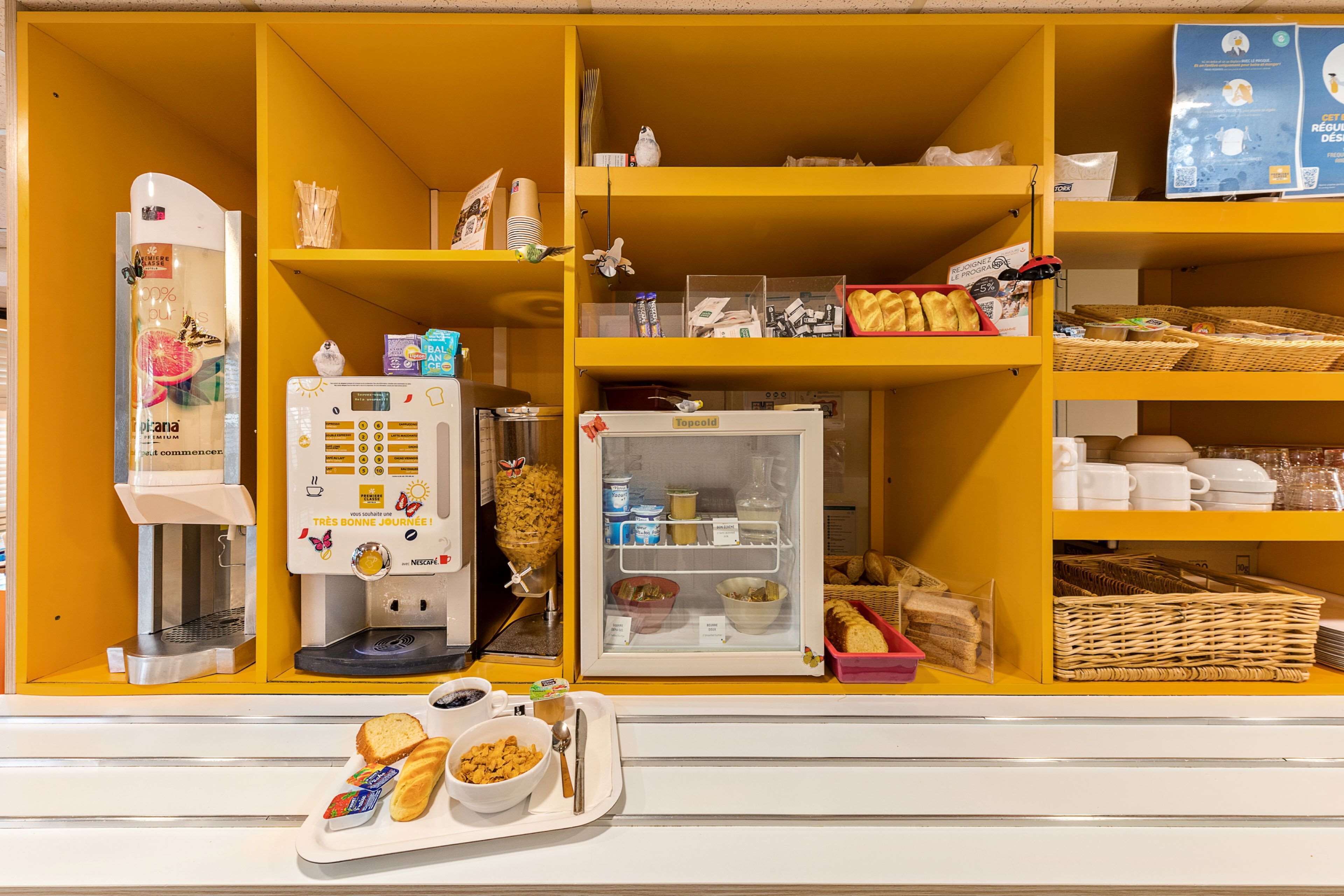 Petit déjeuner buffet servi tous les jours en supplément