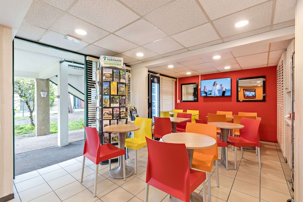 Morgenmadsbuffet hver dag (6.50 EUR pr. person)