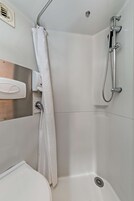 Ducha, artículos de higiene personal ecológicos y toallas