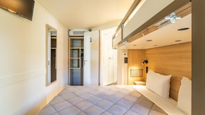 Standard Room, Multiple Beds | Desk, blackout curtains, free WiFi, bed sheets - Premiere Classe Orléans Nord - Saran (Saran)