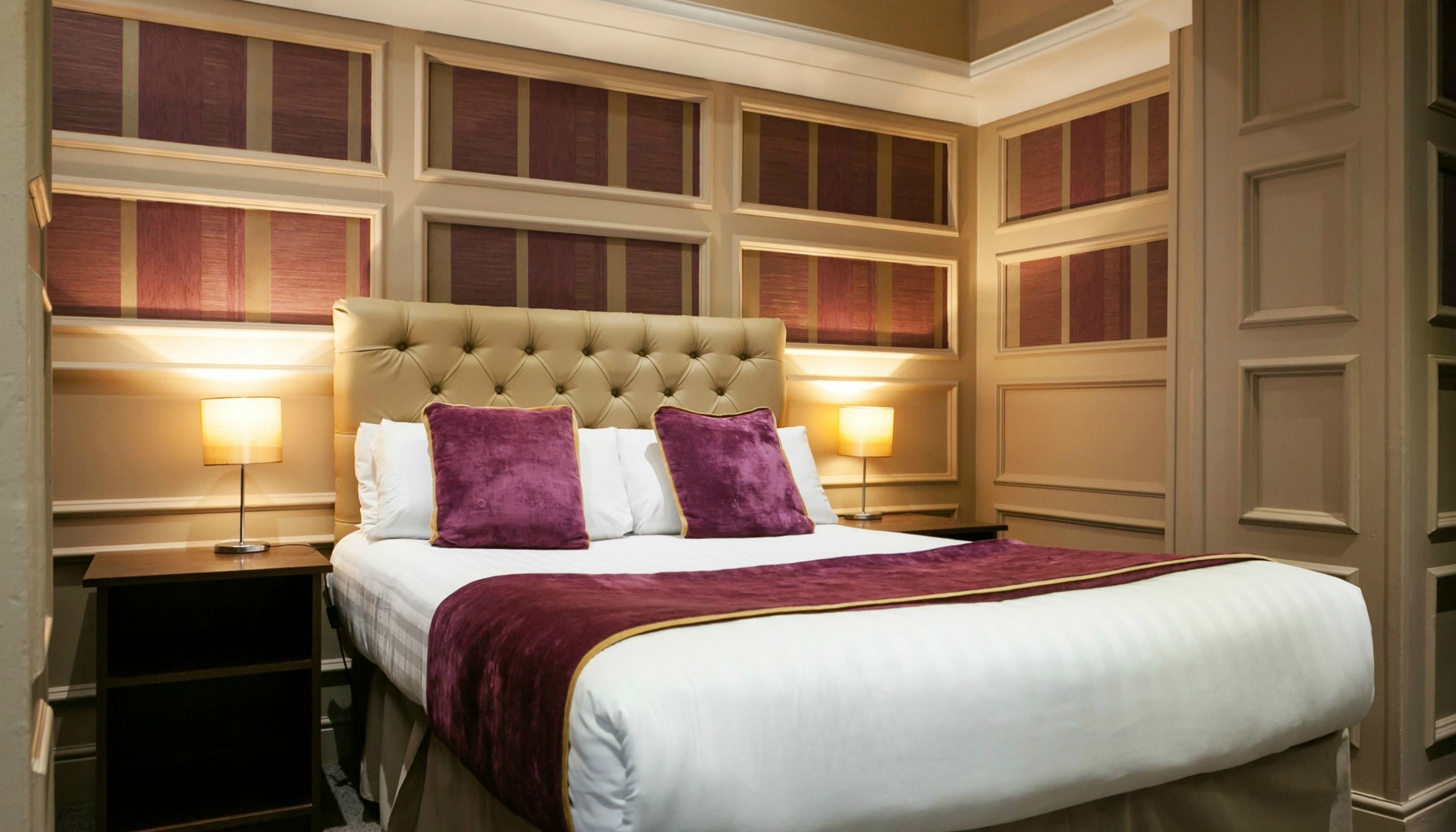 Phòng đôi | Két bảo mật tại phòng, bàn, bàn ủi/dụng cụ ủi quần áo 