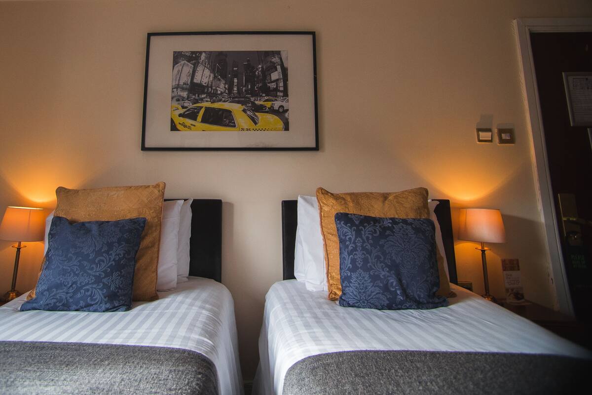 Standard Twin Room, 2 Single Beds | Hypo-allergenic bedding, desk, blackout curtains, iron/ironing board