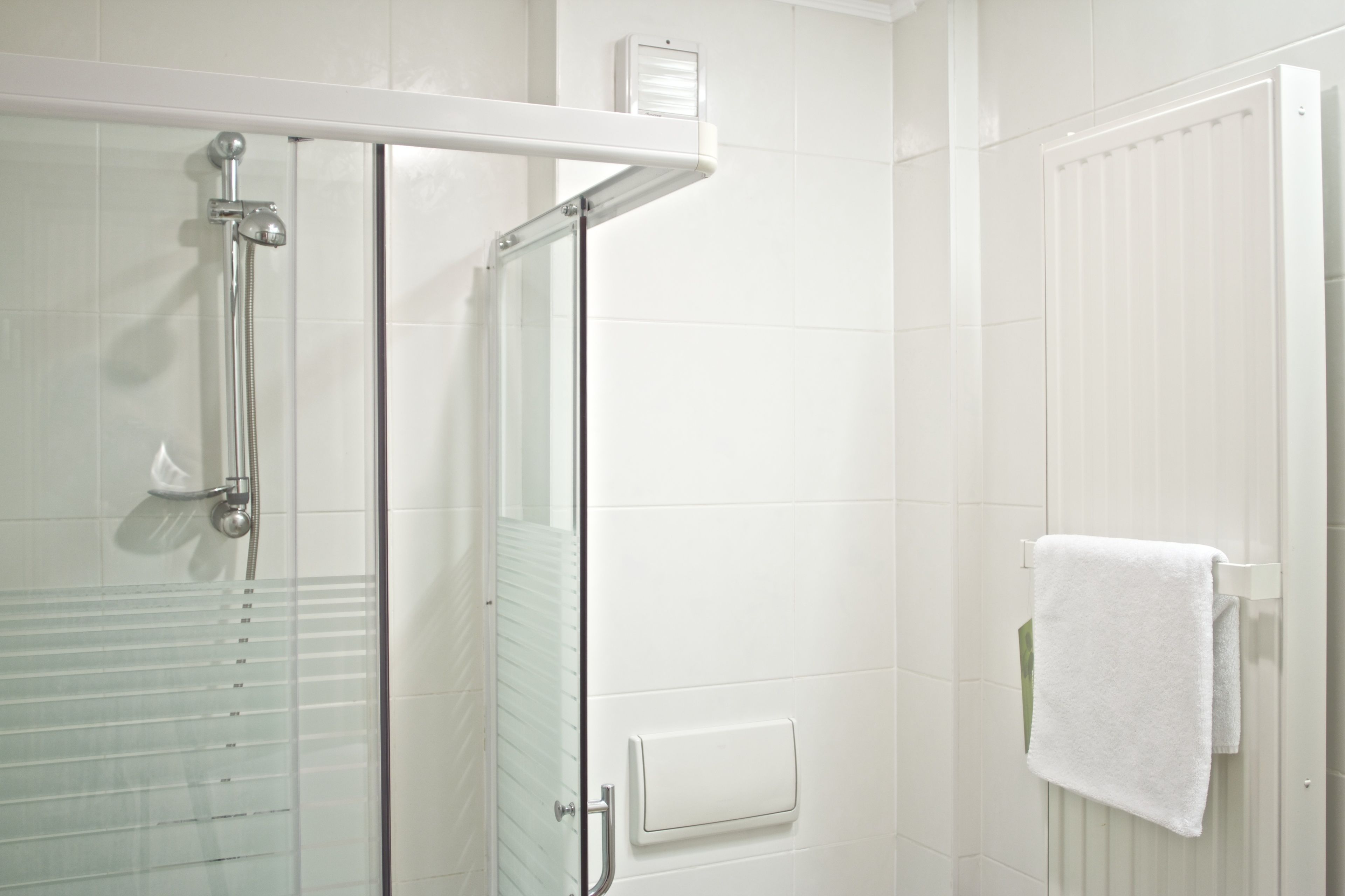 classic room | bathroom shower