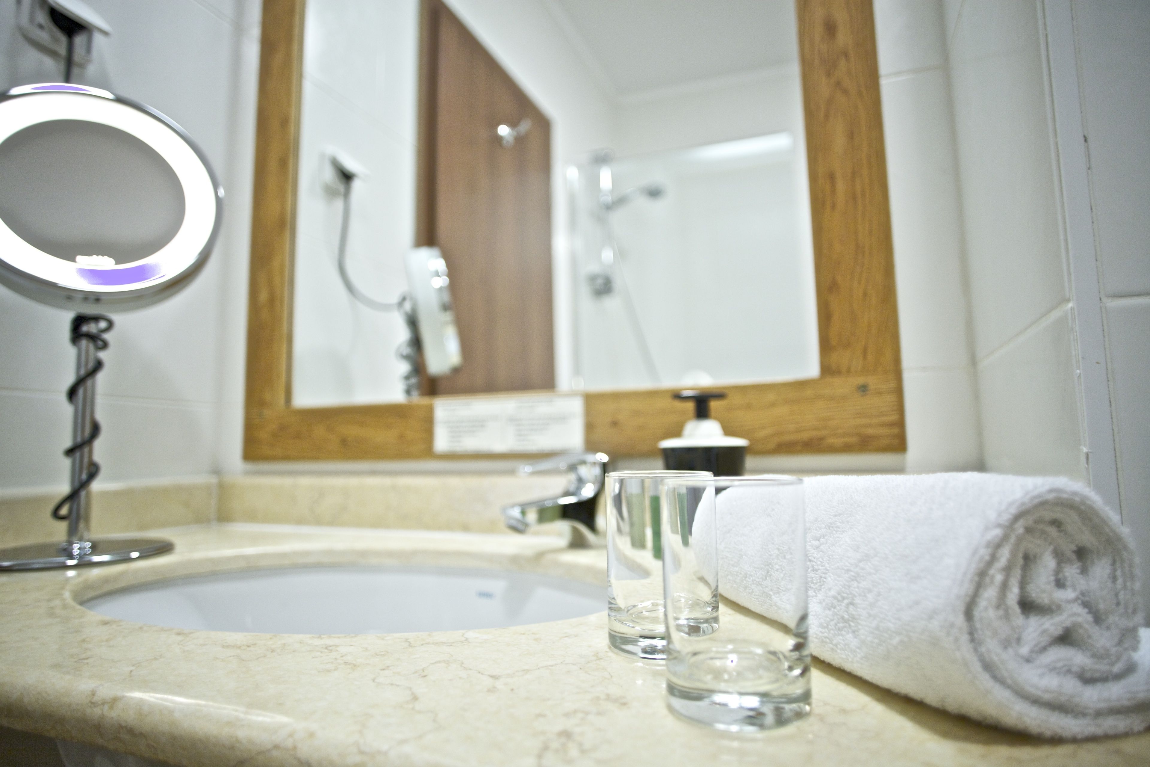 deluxe room | 1 bedroom, minibar, in-room safe, individually decorated