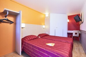 Standard Room, 2 Single Beds | Desk, blackout curtains, free cots/infant beds, free WiFi - Première Classe Chateauroux - Saint Maur (Saint-Maur)