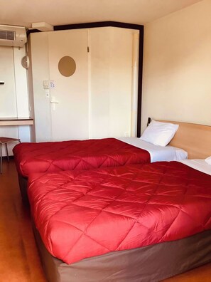 Desk, blackout drapes, free cribs/infant beds, free WiFi - Première Classe Chateauroux - Saint Maur (Saint-Maur)