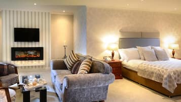 Desk, blackout drapes, iron/ironing board, free WiFi