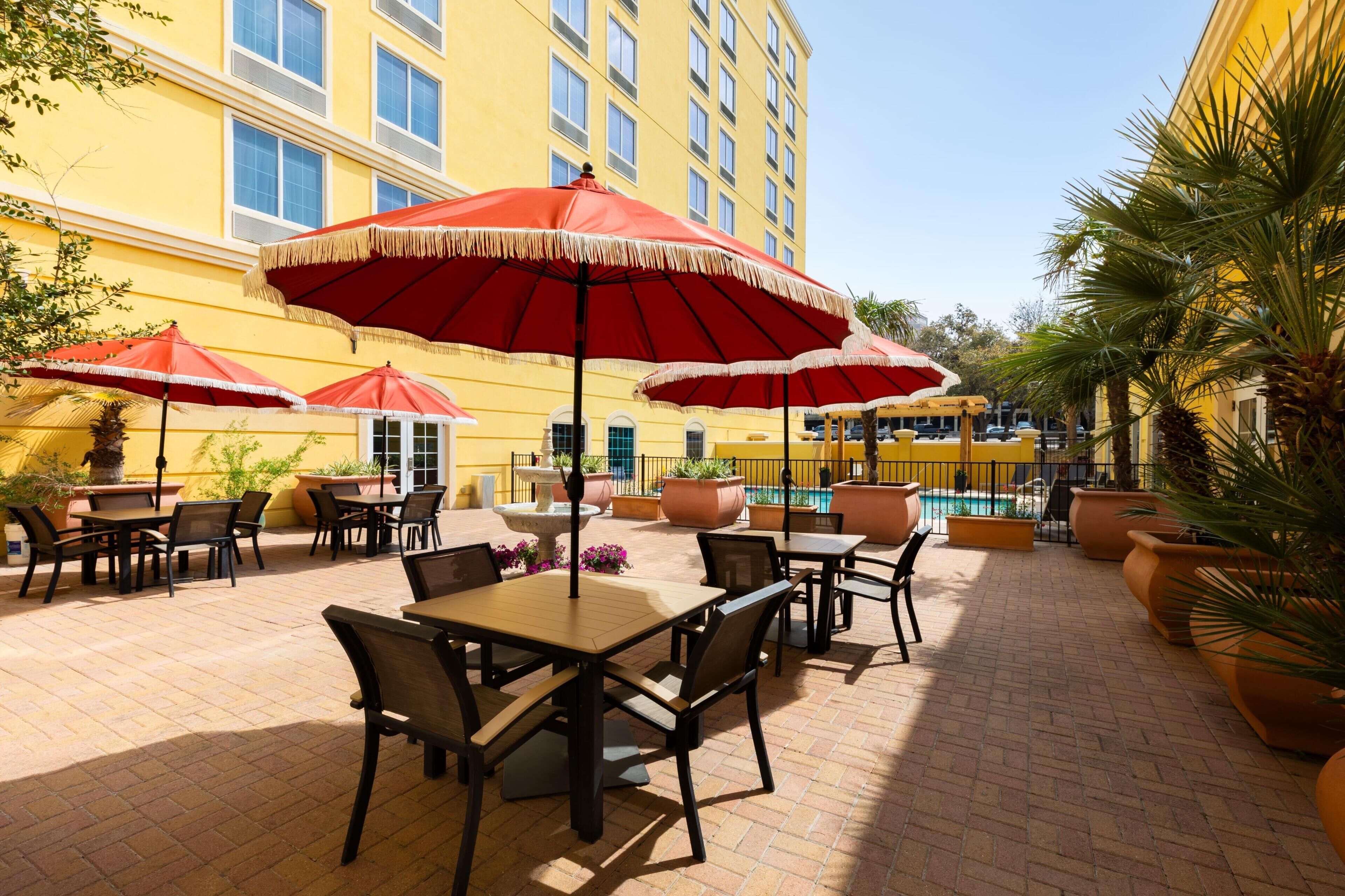 Photo - La Quinta Inn & Suites by Wyndham San Antonio Medical Ctr NW