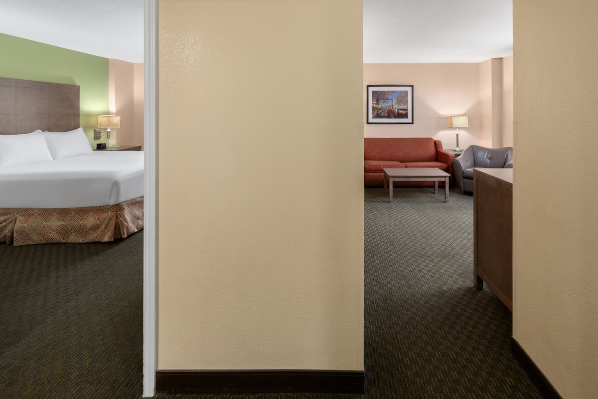 Premium bedding, pillow-top beds, in-room safe, desk