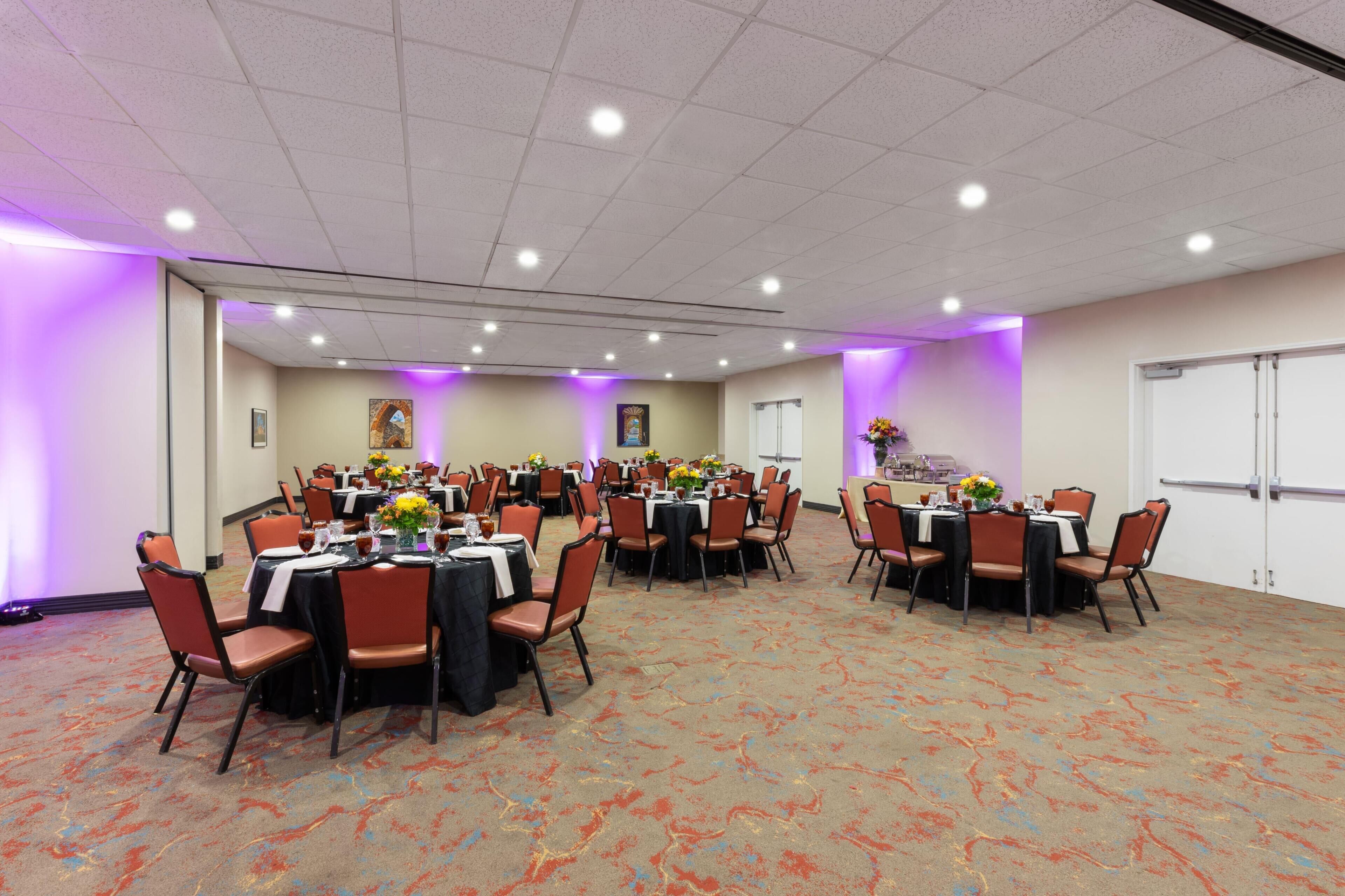 Photo - La Quinta Inn & Suites by Wyndham San Antonio Medical Ctr NW