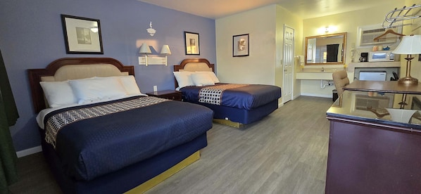 Standard-huone, 2 parisänkyä, tupakointi kielletty | Untuvapeitot, yksilöllisesti sisustettu, yksilöllisesti kalustettu