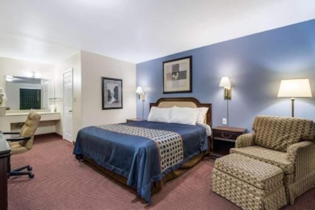 Down comforters, individually decorated, individually furnished, desk