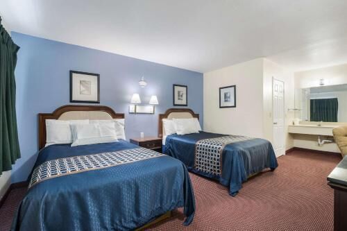 Down comforters, individually decorated, individually furnished, desk