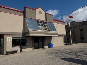 Exterior - StayInn Express (Toronto)