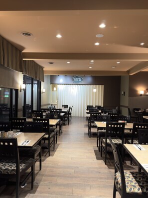 Restaurant - Divya Sutra Plaza and Conference Centre, Vernon, BC (Vernon)