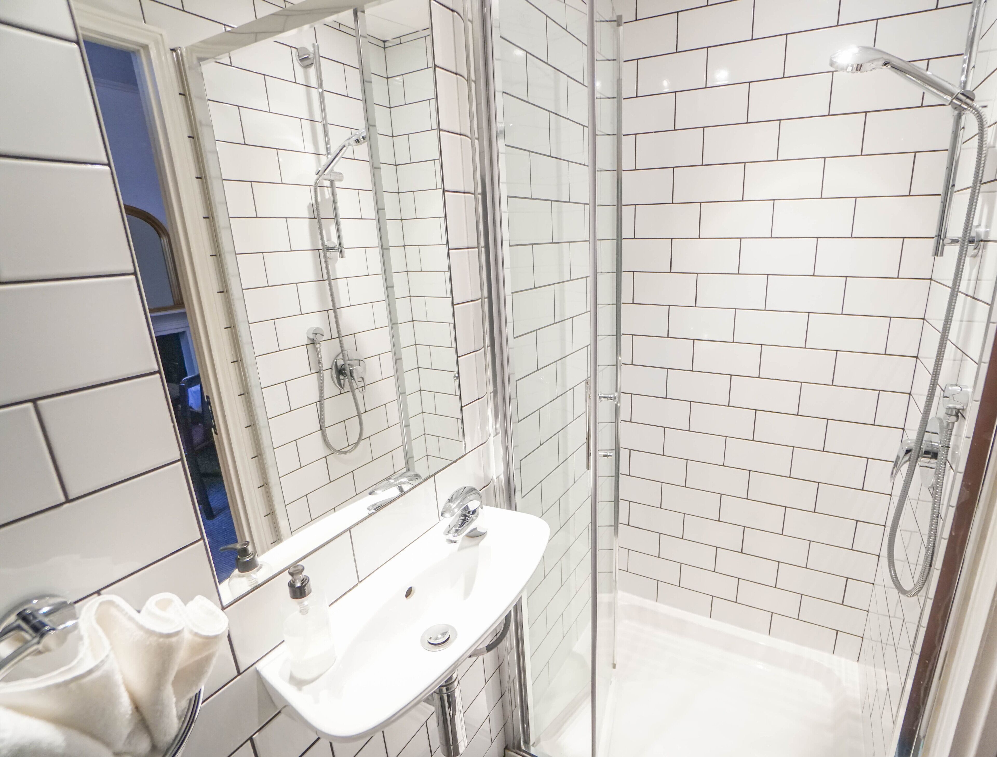 Photo - St Athans Hotel