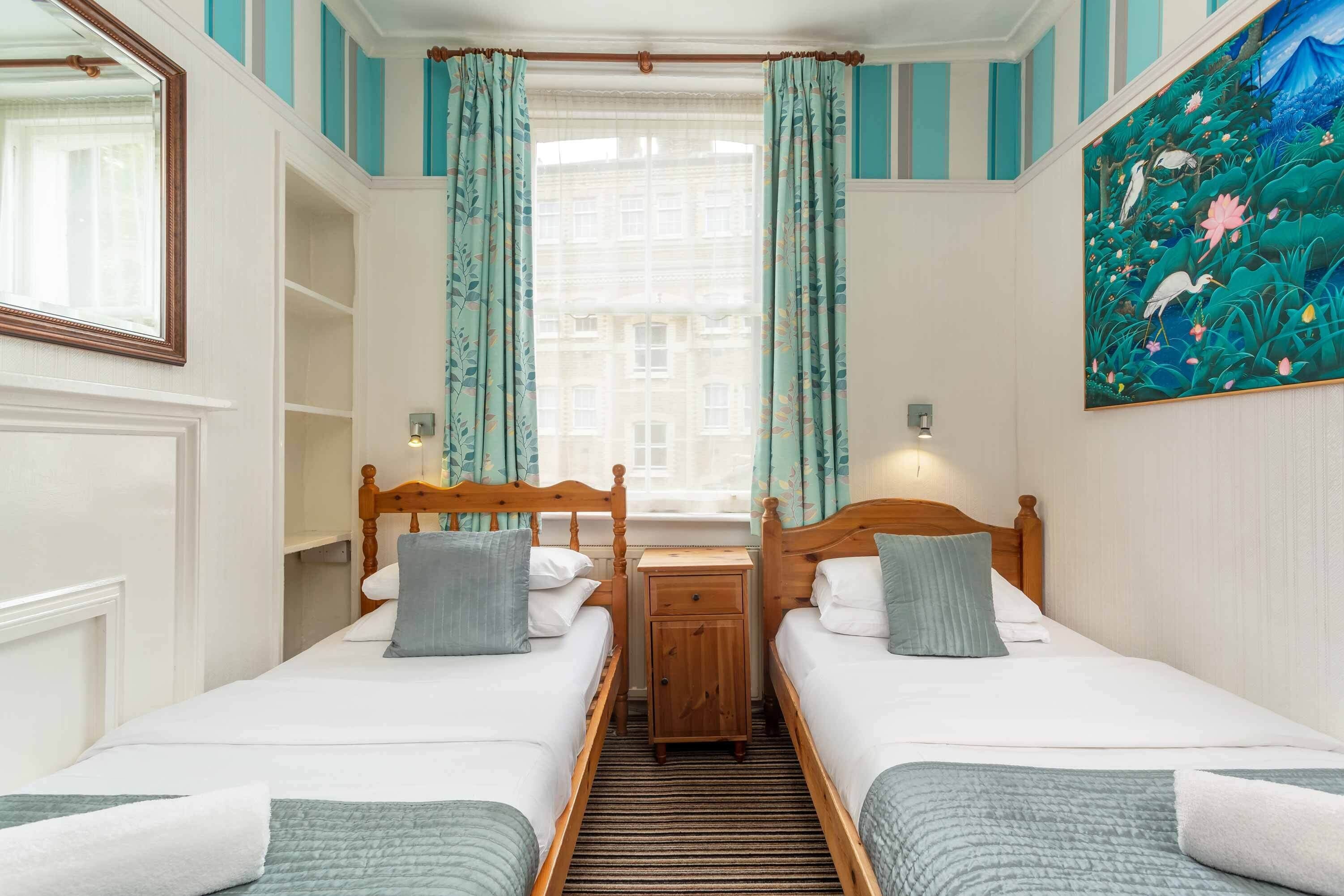 Photo - St Athans Hotel