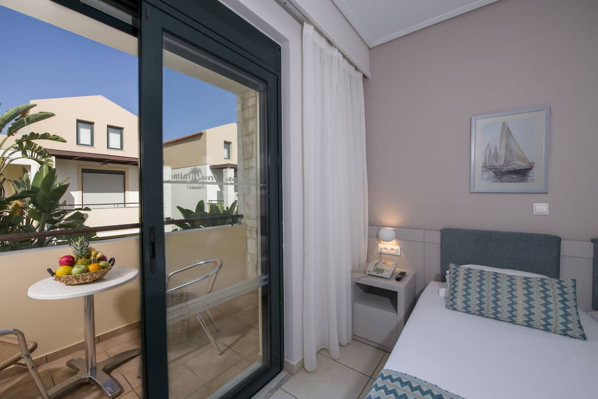 studio | egyptian cotton sheets, premium bedding, pillow-top beds, in-room safe